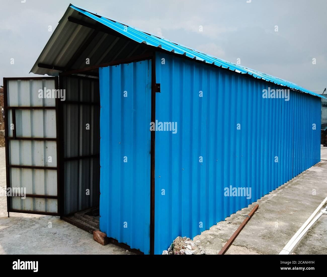 A picture of tin shade for roof Stock Photo Alamy