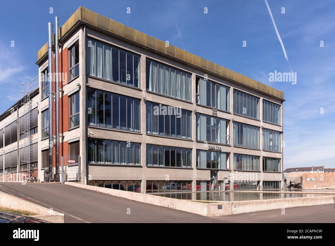 headquarters of the fashion jewellery company Beeline in the district  Muelheim, Cologne, Germany. Firmensitz des Modeschmuckunternehmens Beeline  im S Stock Photo - Alamy