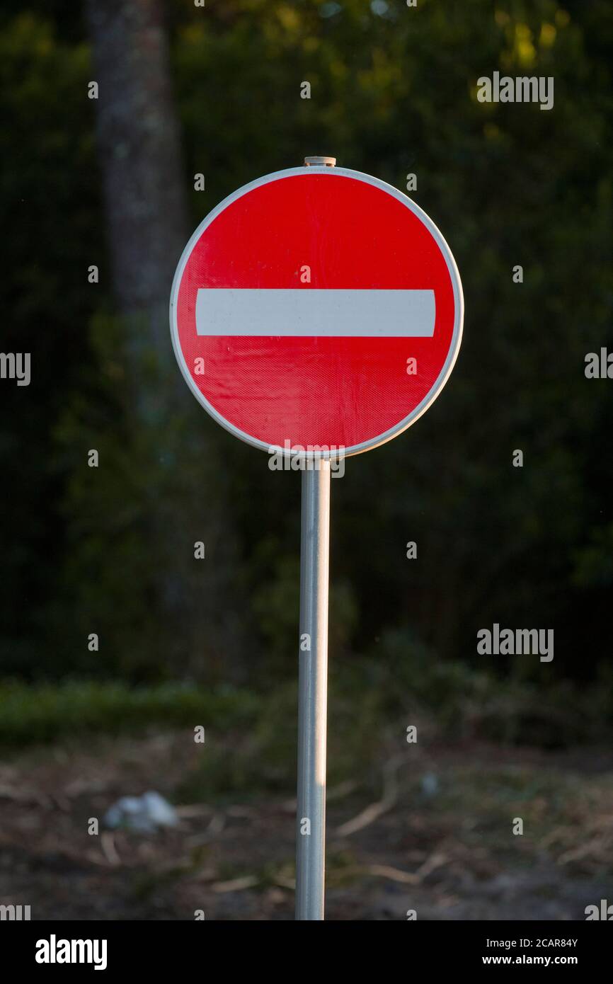 Round red road signs hi-res stock photography and images - Alamy