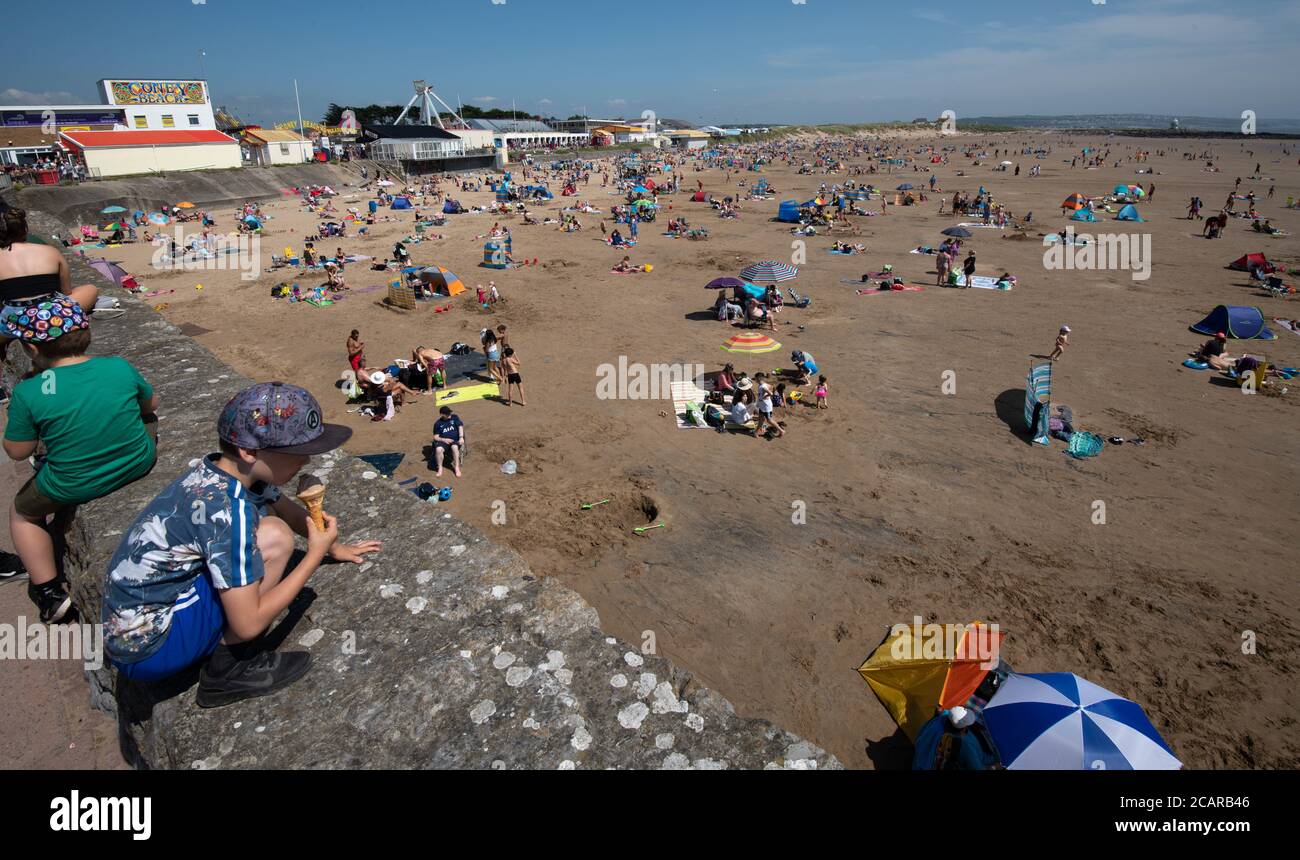 PORTHCAWL - WALES 08 AUG: People enjoying the sun at Porthcawl Colney Beach, Wales, UK on the 8th of August 2020 Credit: Gary Mitchell, GMP Media/Alamy Live News Stock Photo