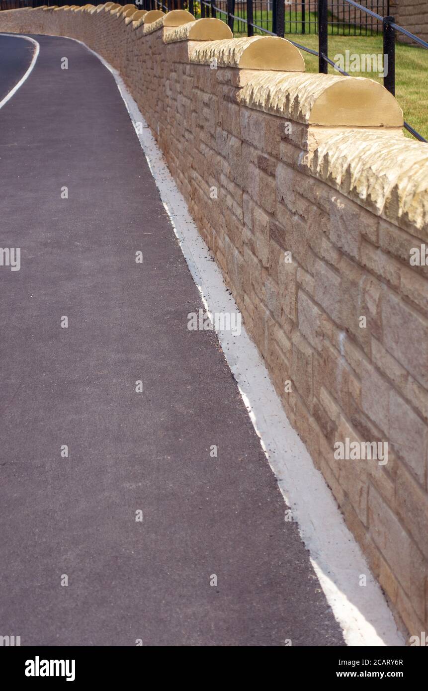 Boundary wall railing hi-res stock photography and images - Alamy