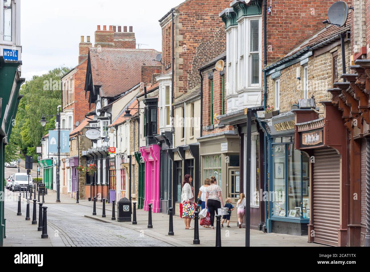 Old town period frontages fore bondgate bishop auckland county d hi-res ...