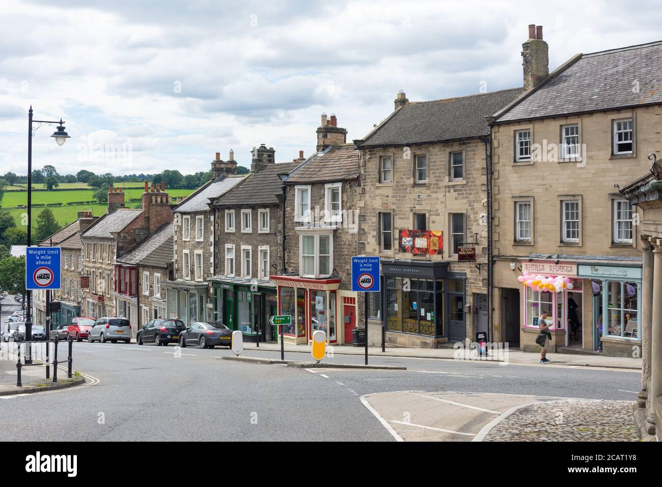 Barnard castle town centre hires stock photography and images Alamy