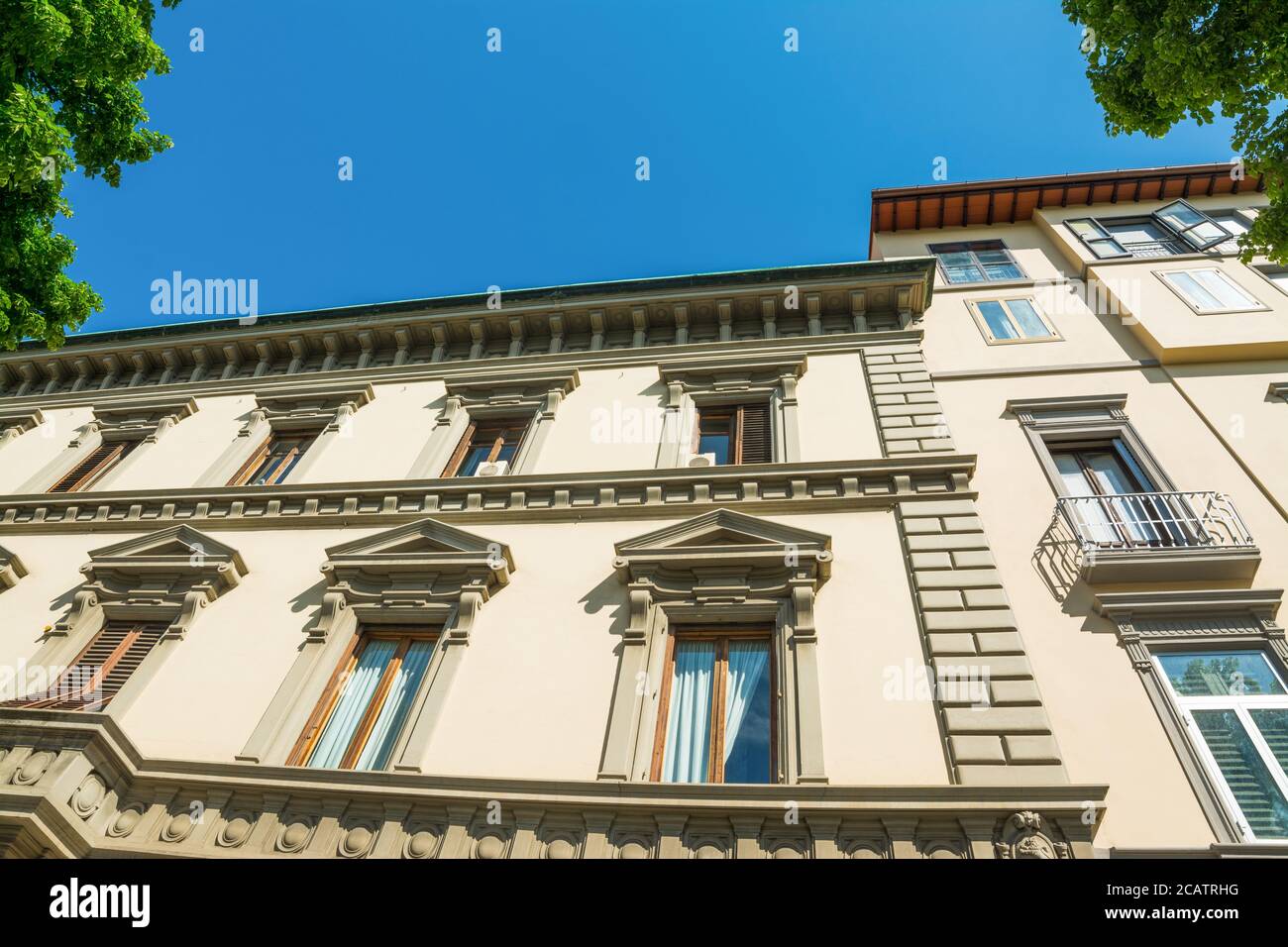 Row elegant old brick hi-res stock photography and images - Alamy
