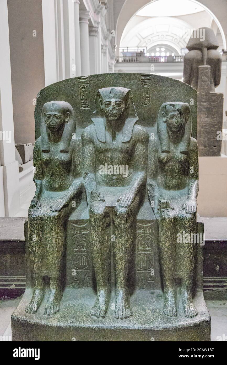 Egypt, Cairo, Egyptian Museum, statue group of Ramses 2 between the goddesses Isis and Hathor, granit, from Coptos. Stock Photo