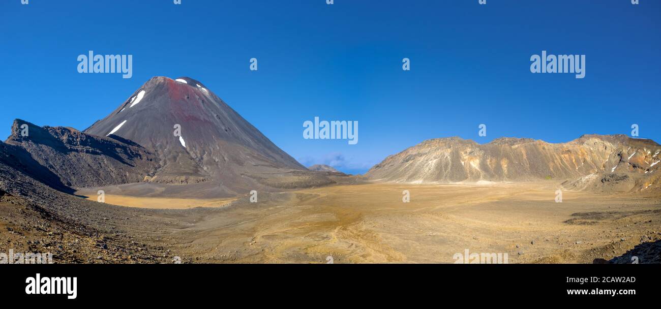 Panoramic view on Mount Ngauruhoe (Mount Doom) in Tongariro national park, New Zealand Stock Photo