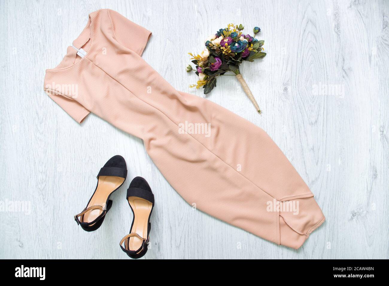 Black midi dress hi-res stock photography and images - Alamy