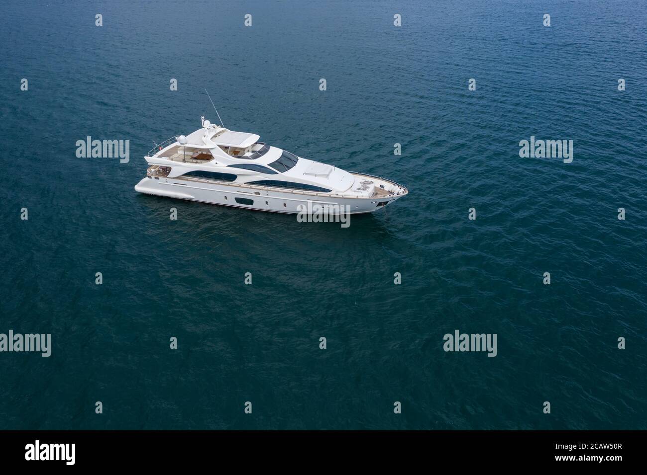 Aerial view of a luxury yacht in sea Stock Photo - Alamy