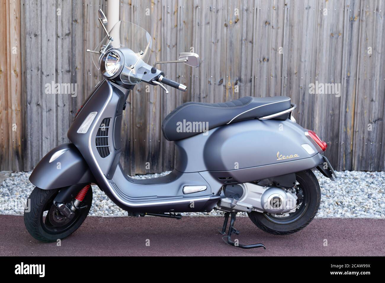 Vespa 125 hi-res stock photography and images - Alamy