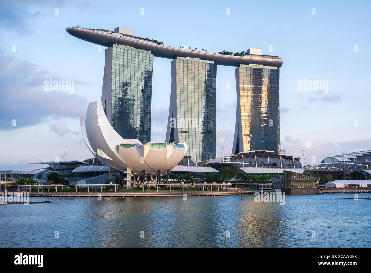 Singapore iconic structure hi-res stock photography and images - Alamy