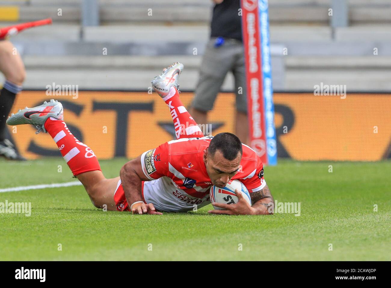 Zeb Taia (11) of St Helens goes over for a try Stock Photo