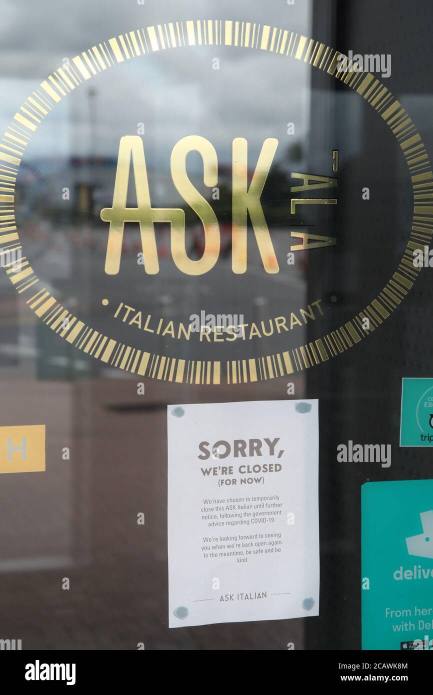 ASK Italian restaurant sign, Sorry we're closed Covid, Southampton, England, UK, August 2020 Stock Photo