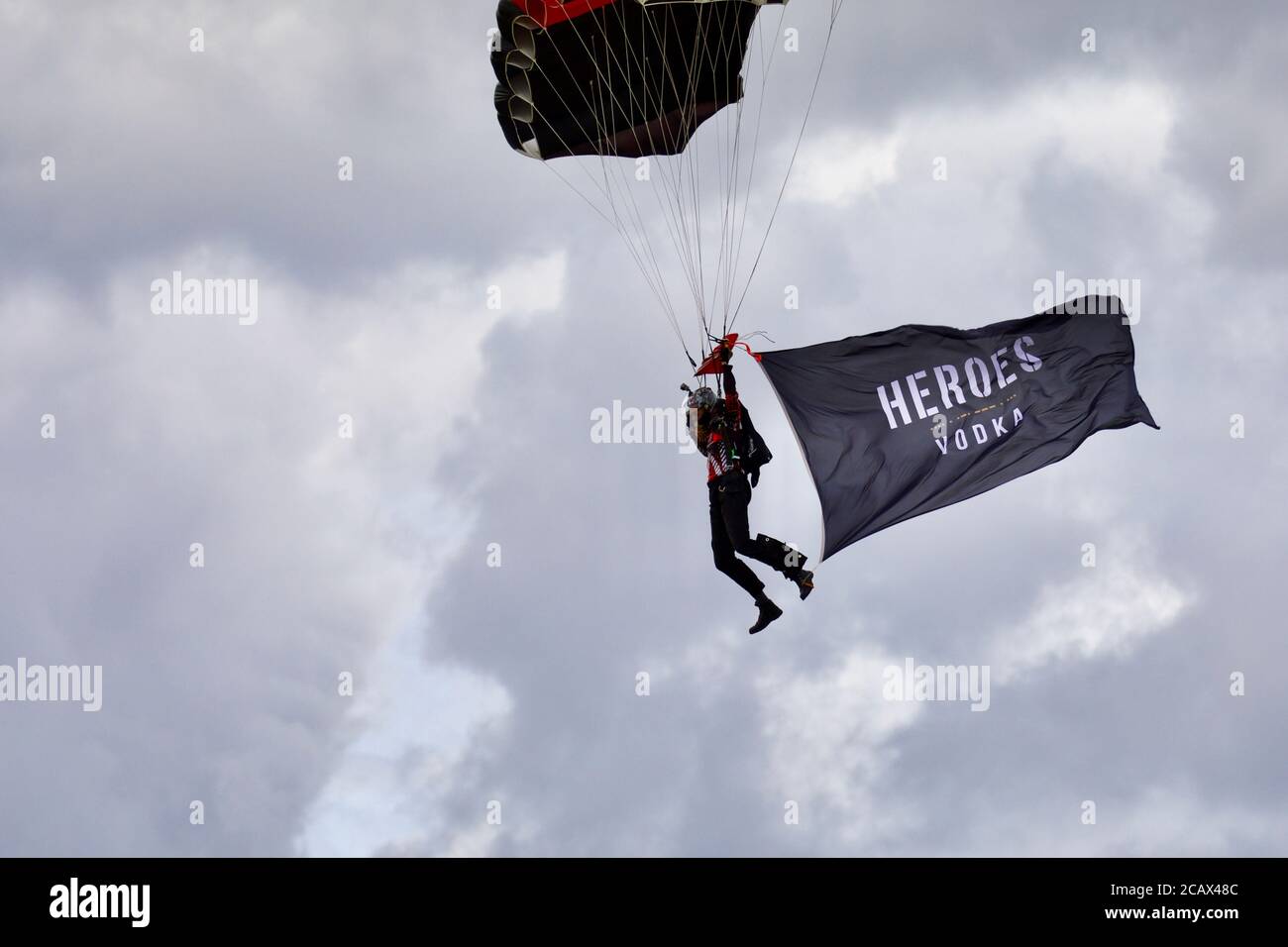 Wings parachute hires stock photography and images Alamy