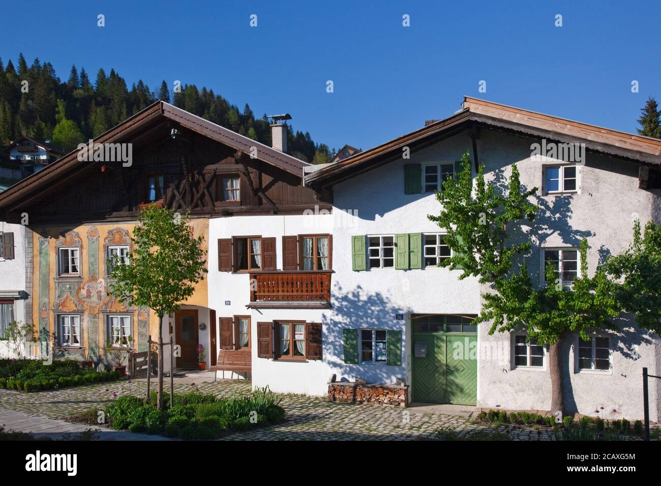 geography / travel, Germany, Bavaria, Mittenwald, row of houses in the Gries, Mittenwald, Upper