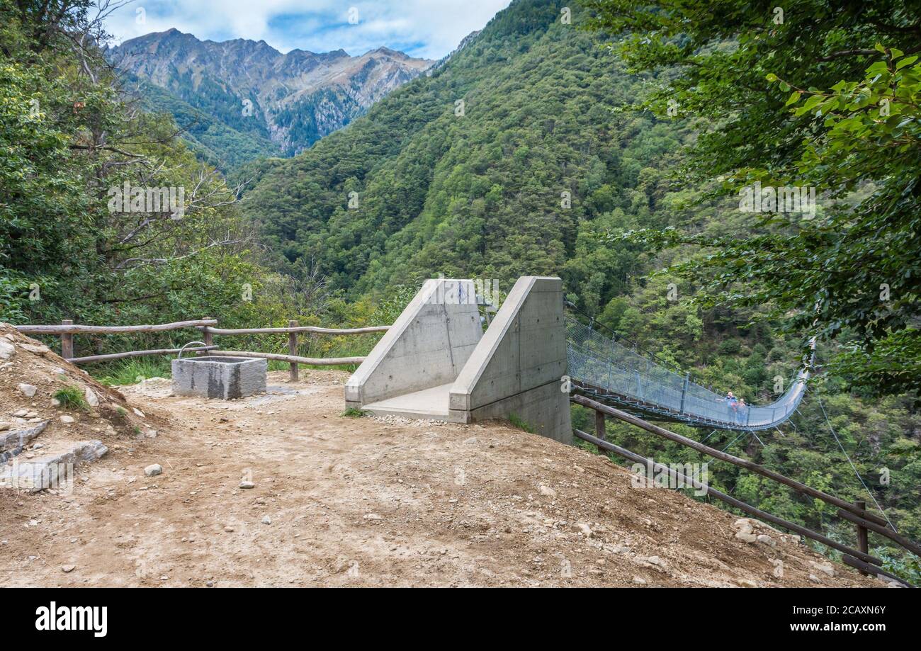 Ponte Tibetano Carasc - suspended tibetan bridge that separates the communities of Sementina and Monte Carasso, Canton Ticino, Switzerland Stock Photo