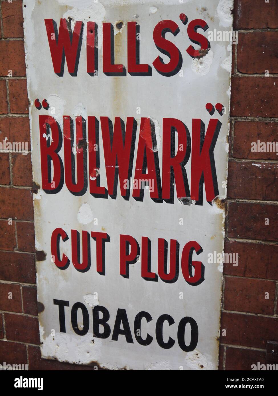 Vintage wall advert hi-res stock photography and images - Alamy