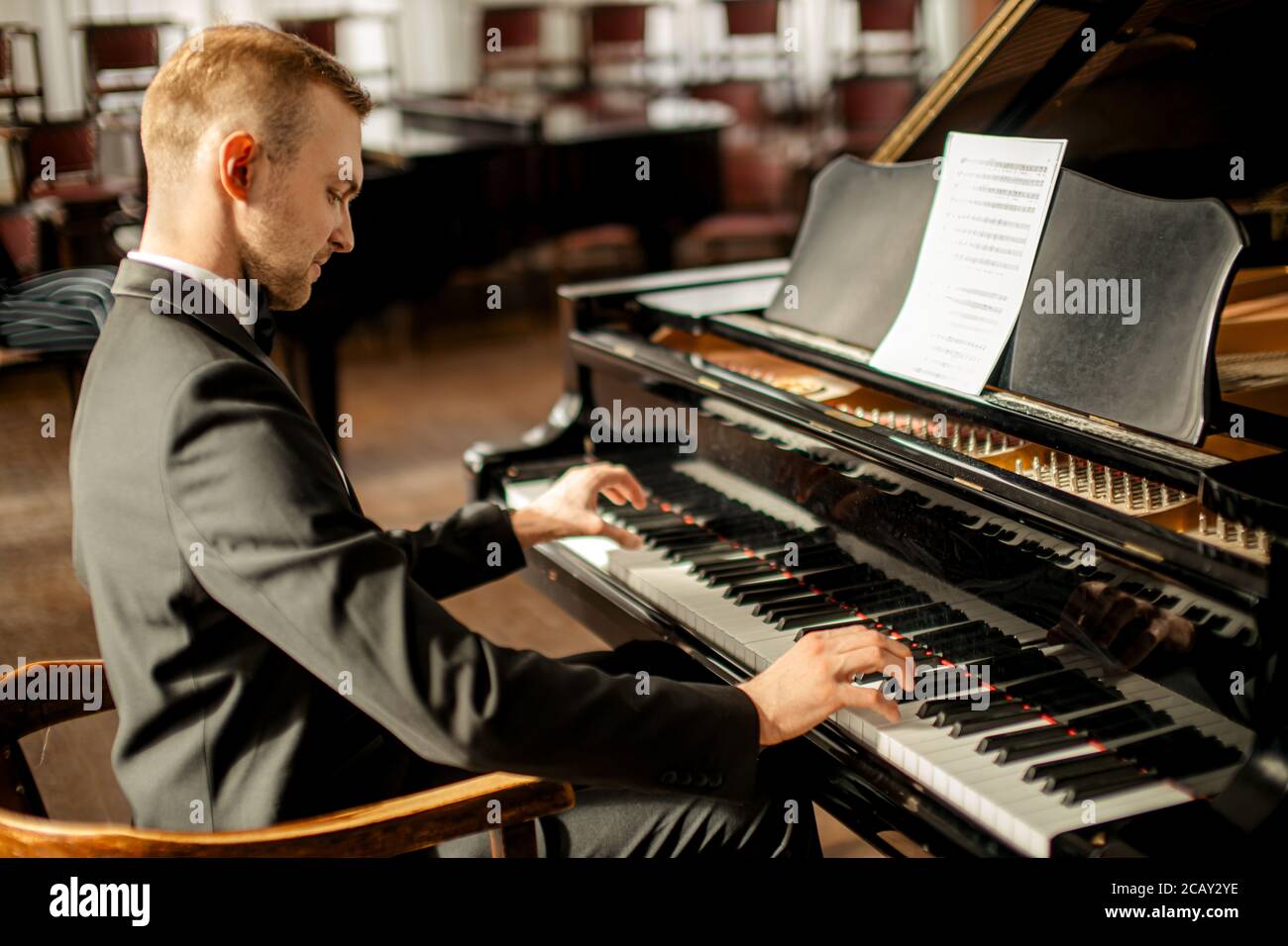 Play classical piano deals