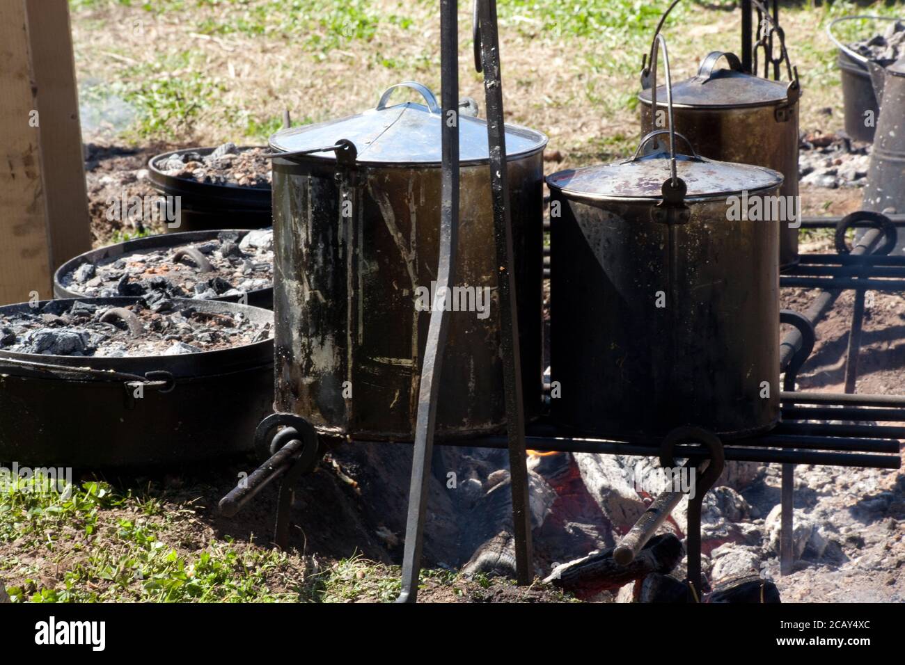Cowboy cooking fire hi-res stock photography and images - Alamy