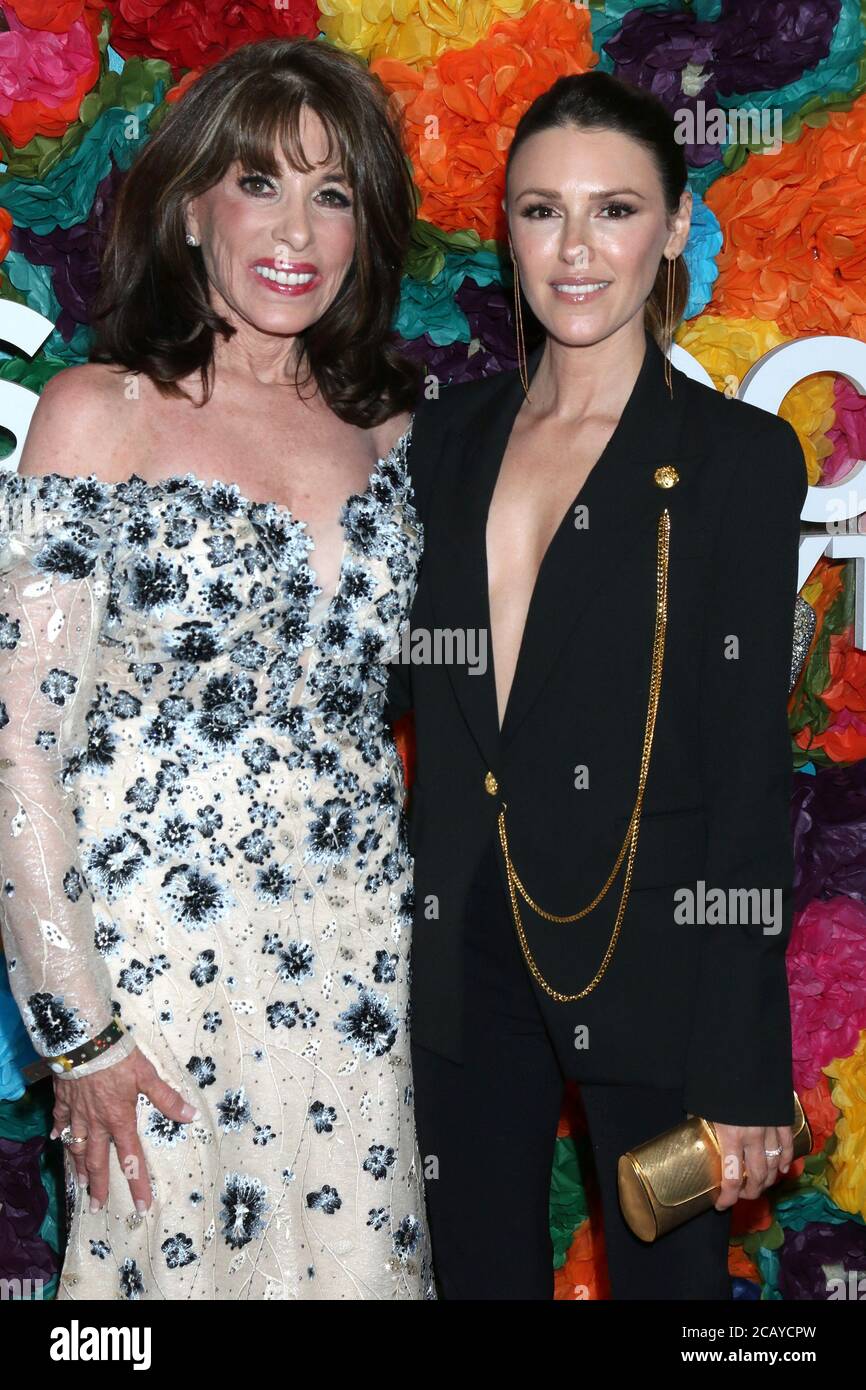 LOS ANGELES - MAY 5: Kate Linder, Elizabeth Hendrickson at the 2019 CBS ...