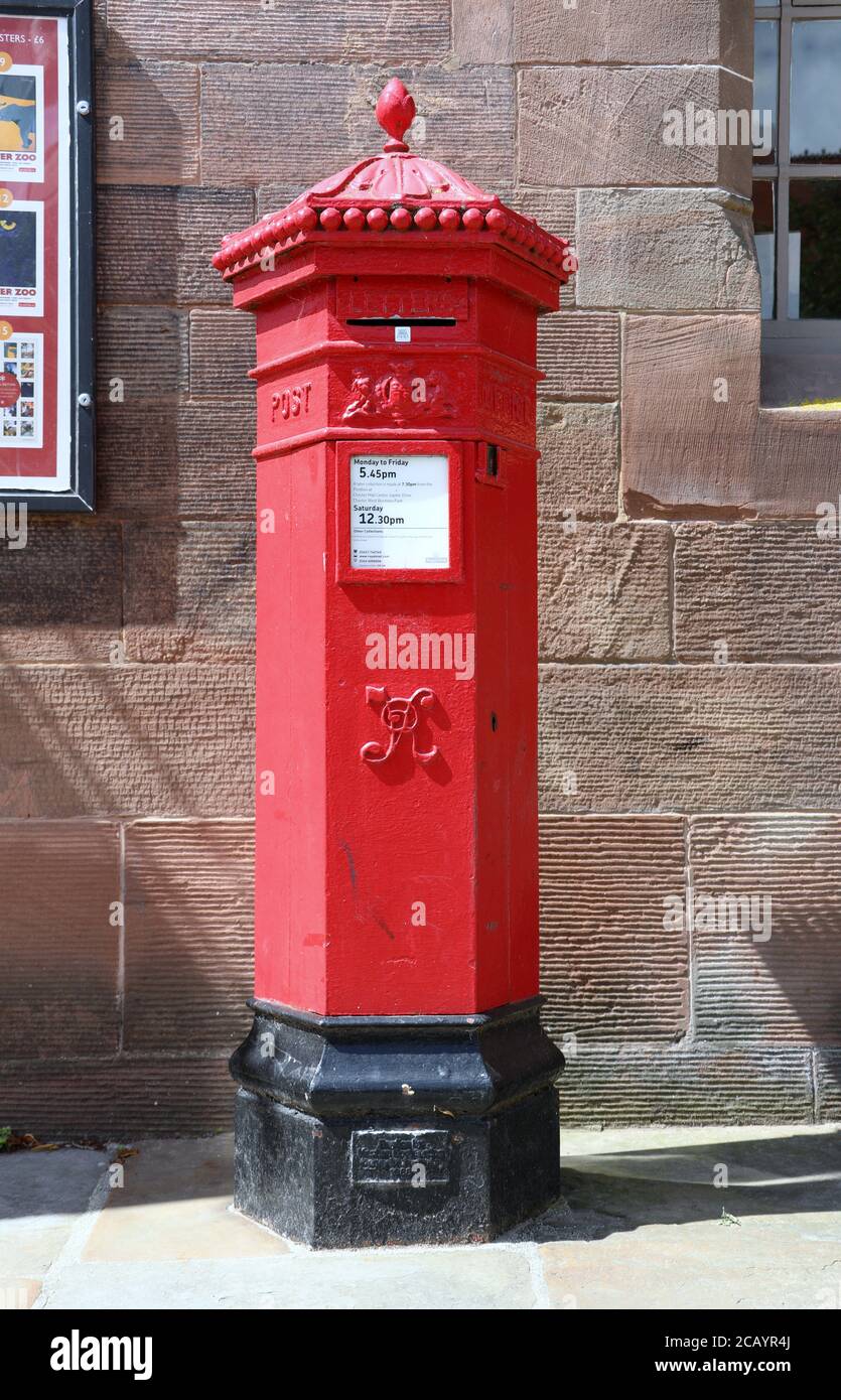 Post Box in Chester Stock Photo Alamy