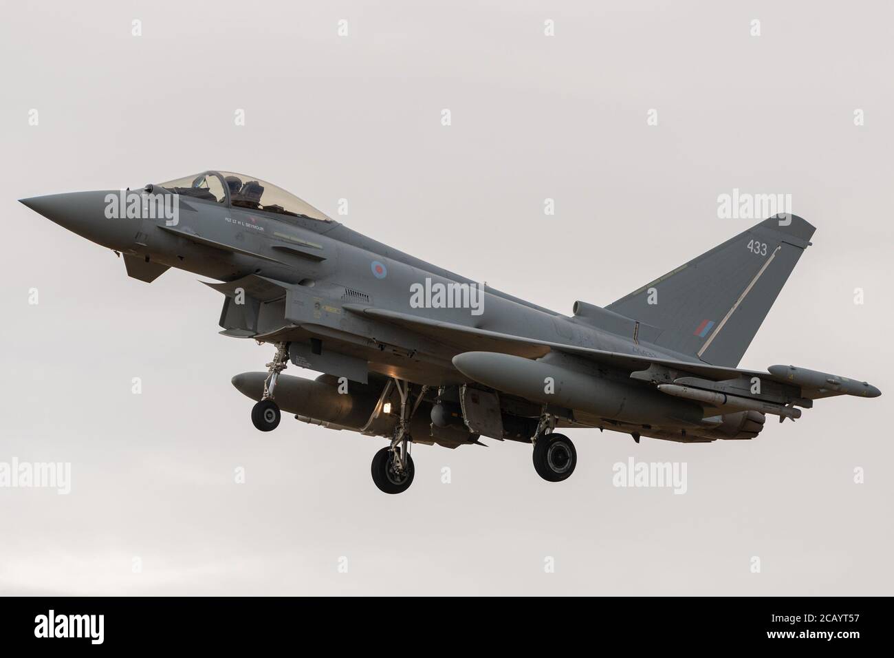 ZK433 Royal Air Force Eurofighter Typhoon FGR4 approaches RAF Coningsby ...