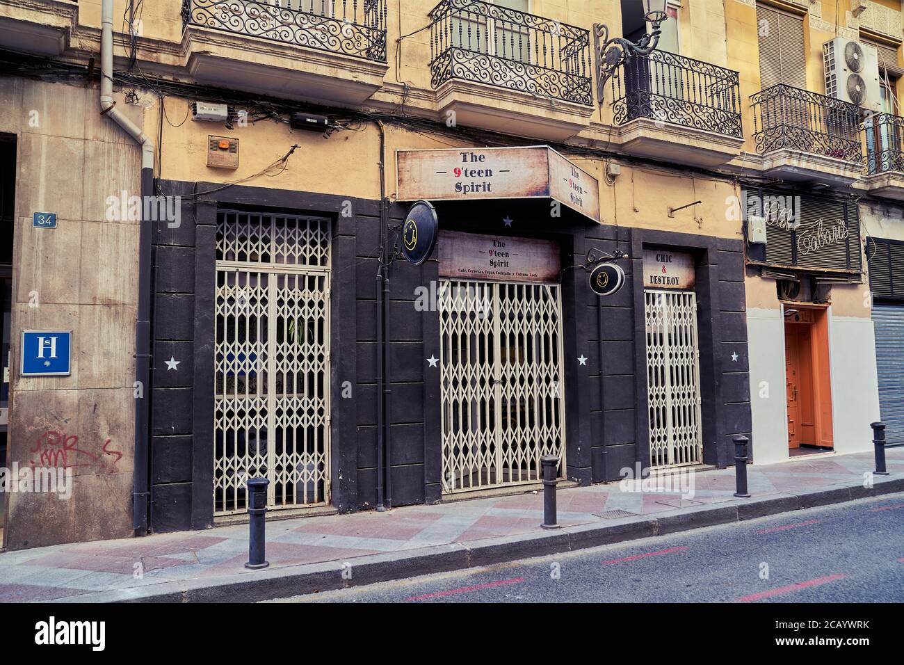 Alicante bar hi-res stock photography and images - Page 3 - Alamy