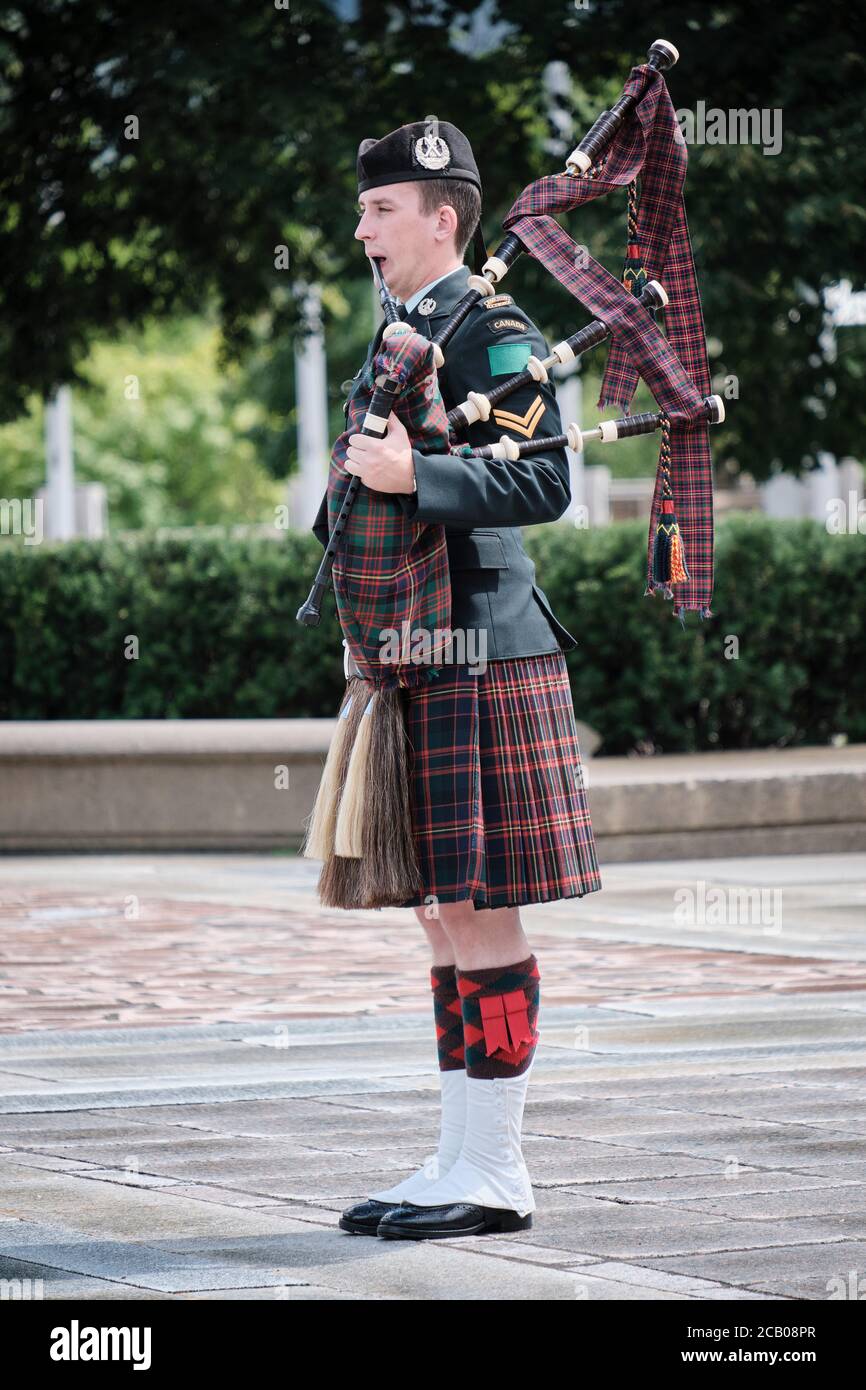 Military bagpipe player hires stock photography and images Alamy