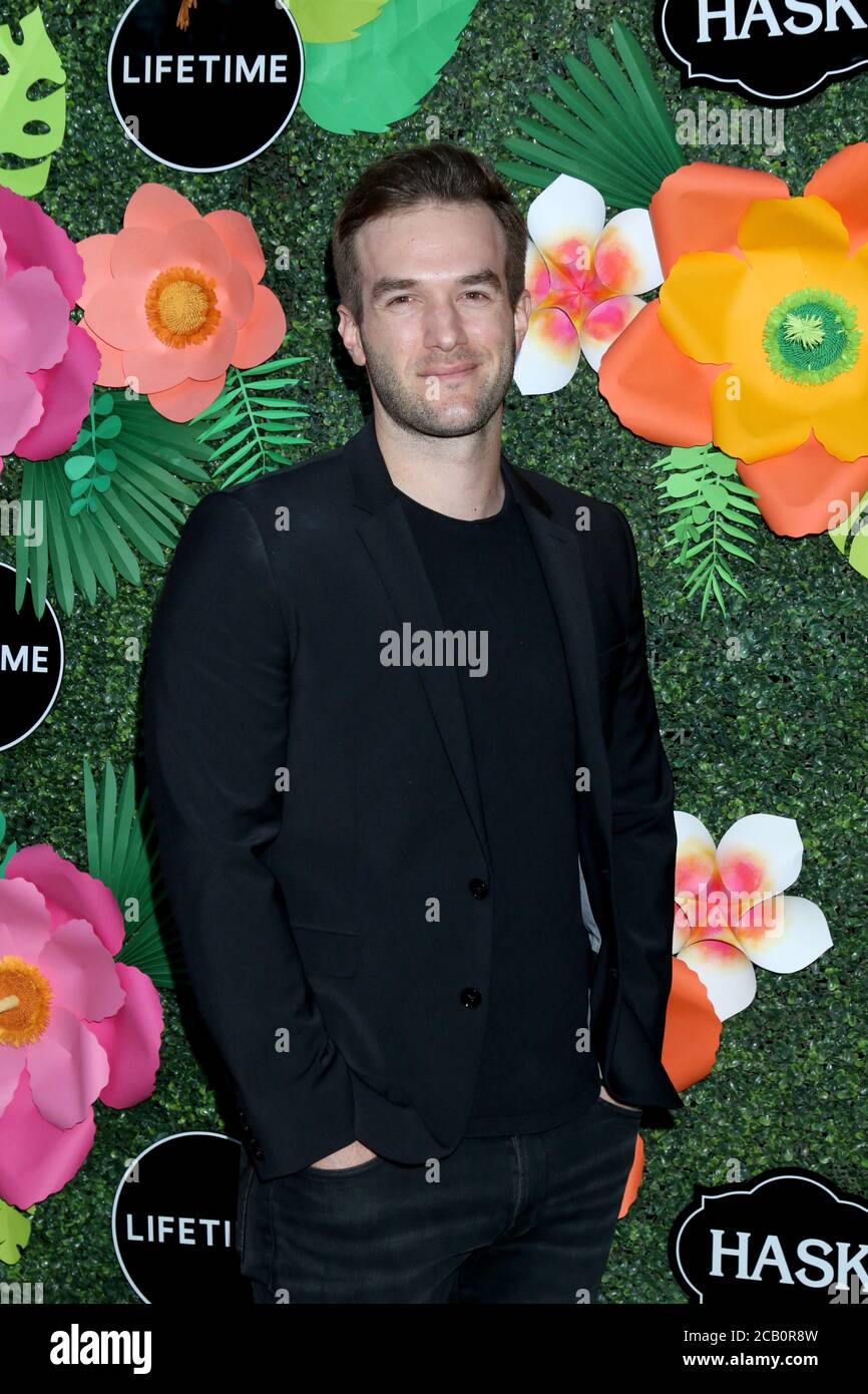 LOS ANGELES - MAY 20: Andy Favreau at the Lifetime TV Summer Luau at
