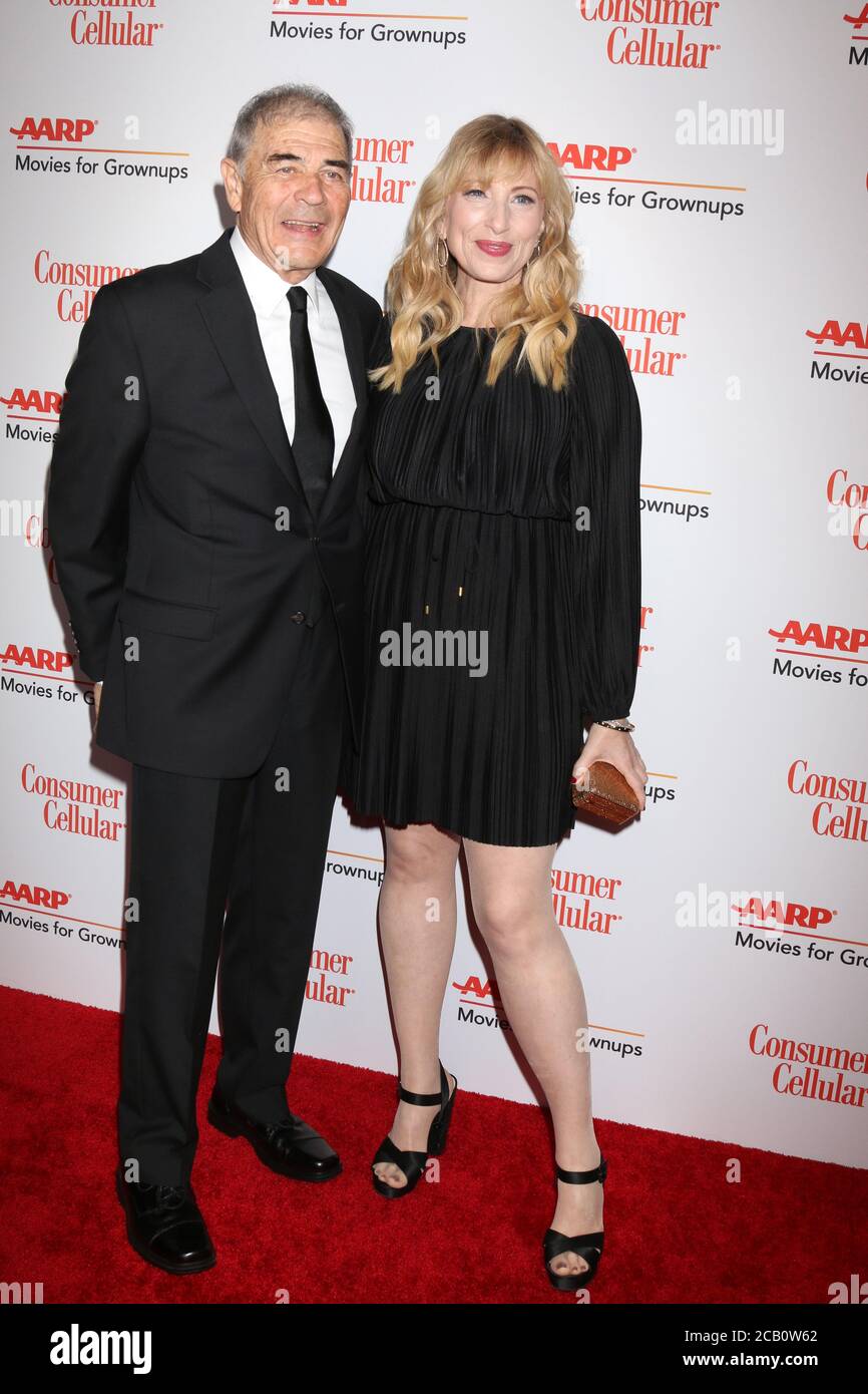 LOS ANGELES FEB 4 Robert Forster, Denise Grayson at the Movies for