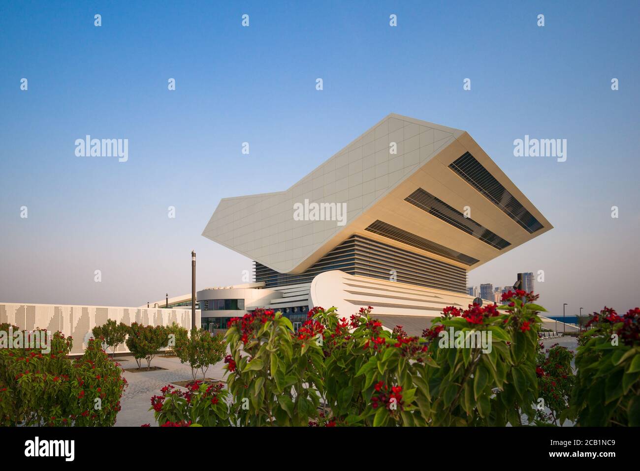 Library in dubai hires stock photography and images Alamy