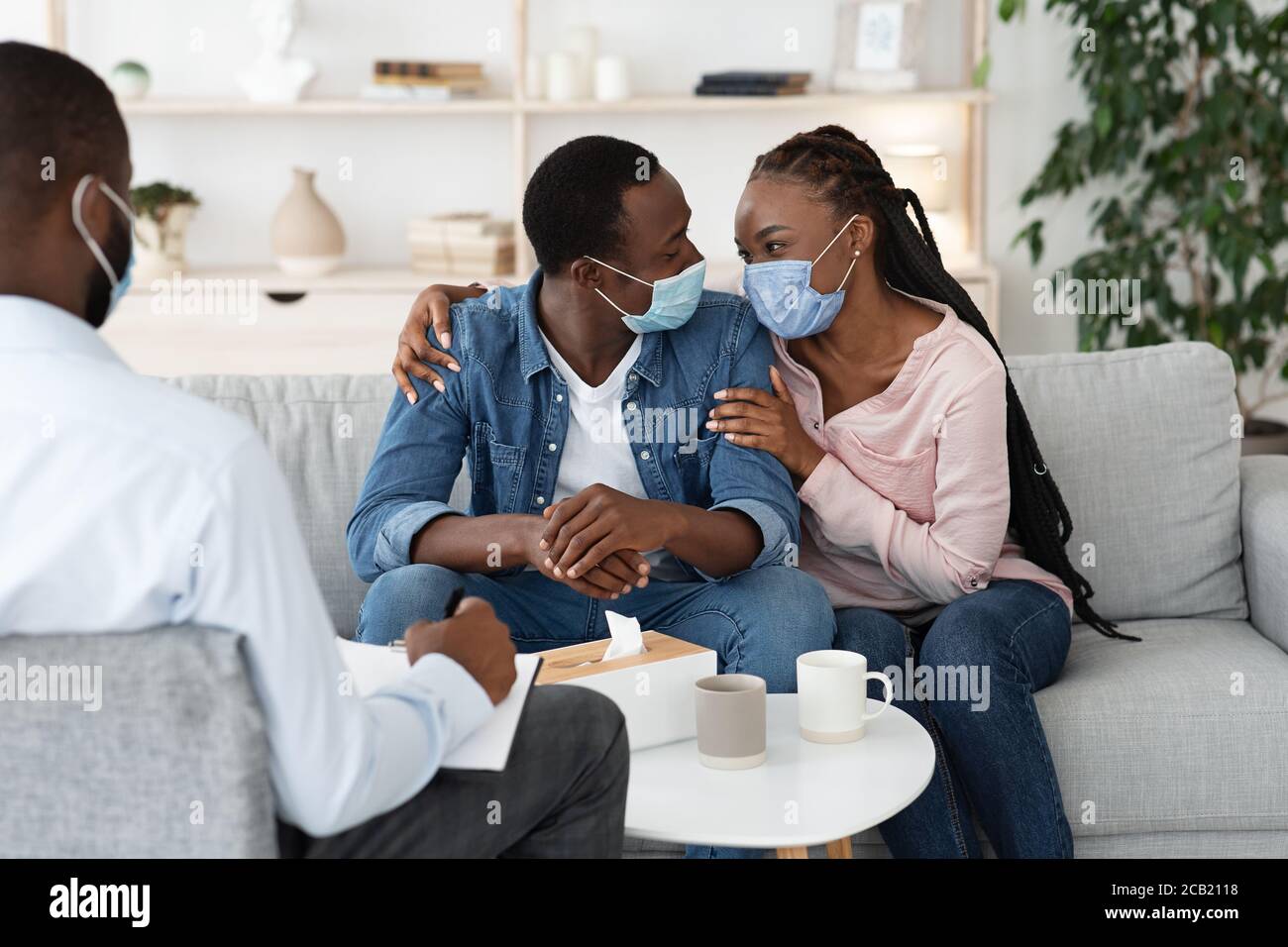 Happy masks hi-res stock photography and images - Alamy