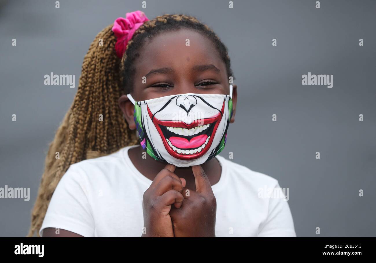 Download Joker Face Mask High Resolution Stock Photography And Images Alamy Yellowimages Mockups