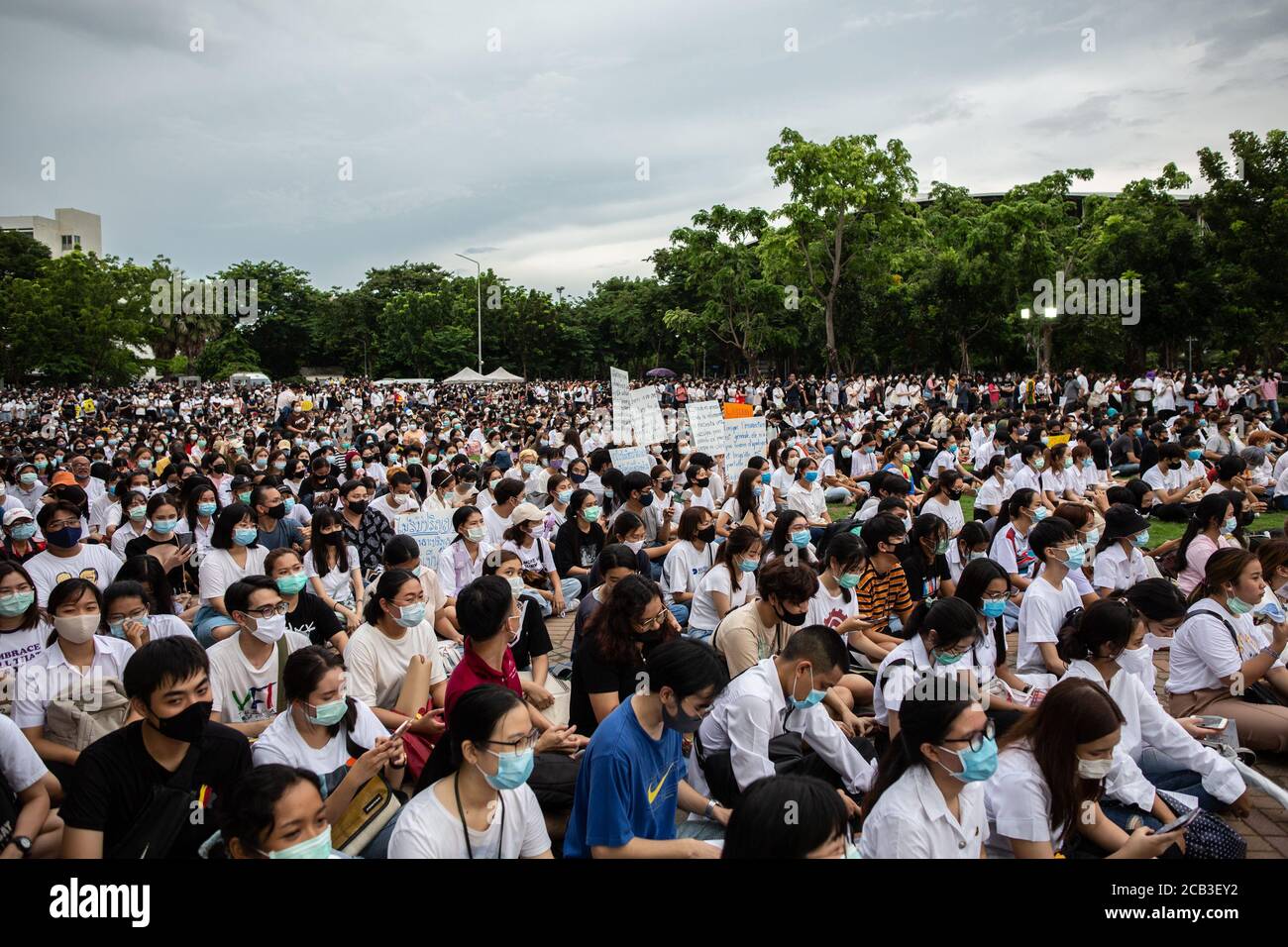 Bangkok, Thailand. 10th Aug, 2020. Approximately 3,000 anti-government protesters rally at Thammasat University in Bangkok, Thailand. This is the latest - and one of the largest - in a string of daily protests, beginning in late July, started by student organizations that have been calling for the dissolution of Thailand's military backed government led by Prime Minister Prayut Chan-O-Cha. Credit: Andre Malerba/ZUMA Wire/Alamy Live News Stock Photo