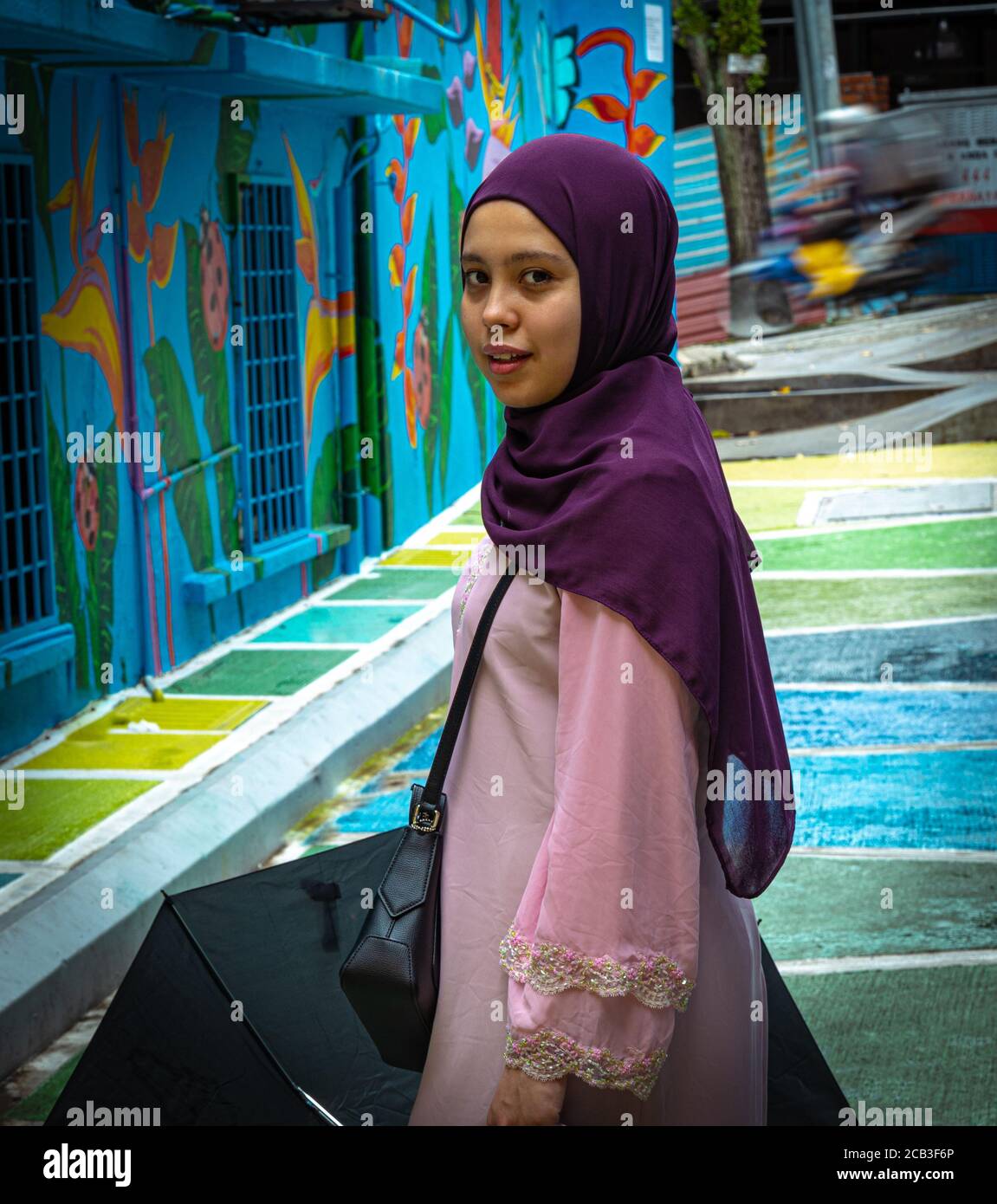 Malaysia traditional clothing muslim hi-res stock photography and images -  Alamy