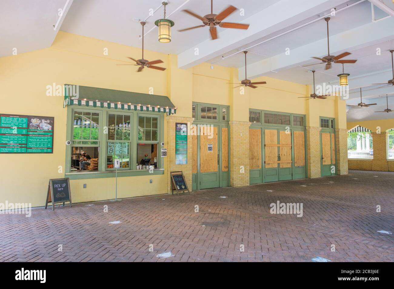 New Orleans, Louisiana/USA - 8/4/2020: Cafe Du Monde in City Park Open for Takeout Only During Corona Virus Pandemic Stock Photo