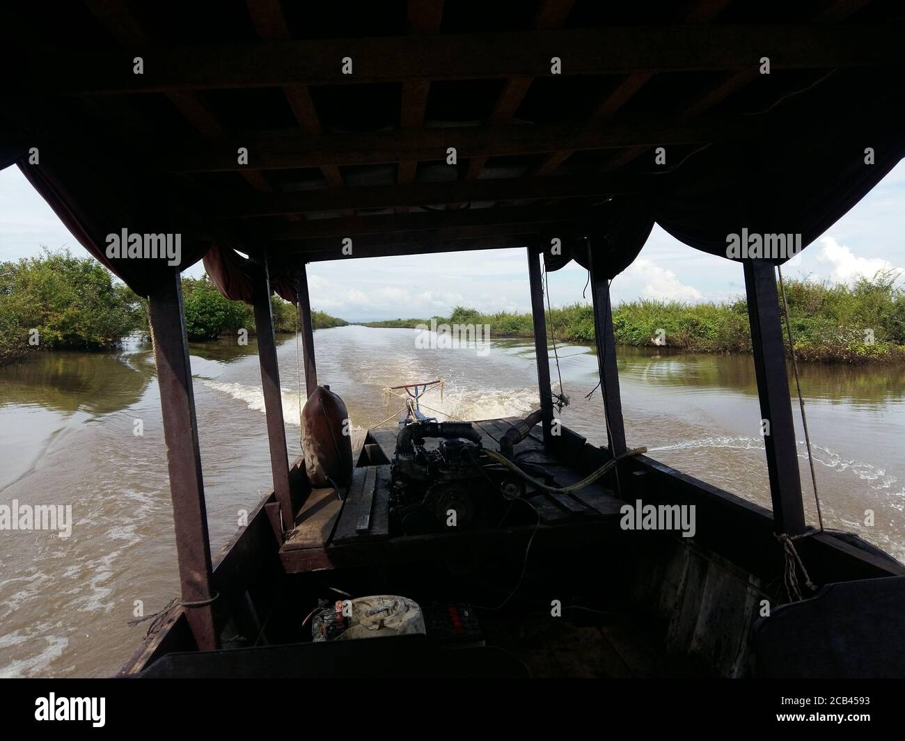 way to angkor wat through tonle sap lake Stock Photo