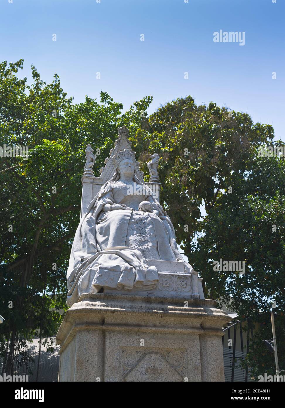 dh Statue of Queen Victoria COLOMBO CITY SRI LANKA British colonial statues Stock Photo