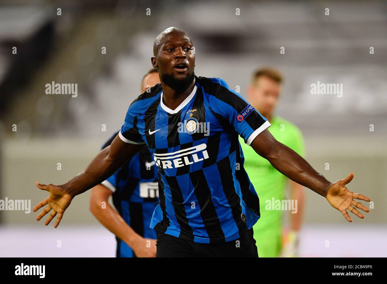 Duesseldorf, Germany. 10th Aug, 2020. Football: Europa League, Inter Milan  - Bayer Leverkusen, Final-Eight, quarter-finals in the Düsseldorf Arena.  Inters Romelu Lukaku cheers his goal for the 2-0. Credit: Marius  Becker/dpa/Alamy Live