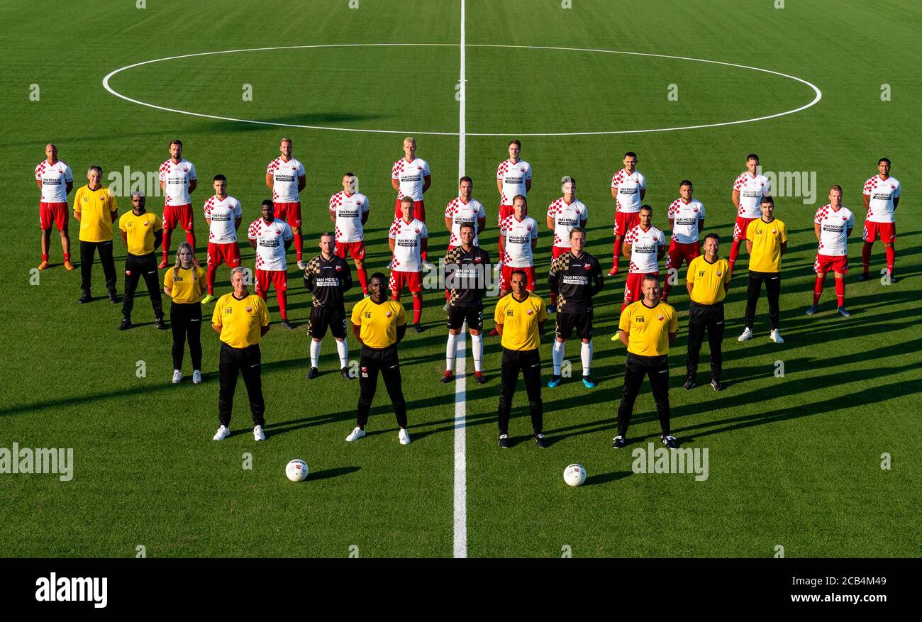 WERKENDAM, 10-08-2020, football, Dutch tweede divisie, season 2020-2021, Photocall Kozakken Boys, vlnr en vbnb, Kaj Tejan, Kay Ramstein, Sven van Ingen, Johnny Lommers, Teije ten Den, Tarik Fagrach, Stephen Warmolts, Norochio Nieveld, Rien Langen, Yasin Ouja, Frenk Keukens, Jeffrey van Nuland, Thomas Marijnissen, Mark Veenhoven, Jeffrey Rijsdijk, Quentin Jacoba, Royston Drenthe, Gwaeron Stout, Leon Bot, Nizar Mekkaoui, Gert-Jan Kortlever, Irma Weeda, Wouter Korteweg, Nils den Hartog, Richard Arends, Koert Poppelaars, Jeroen Braad, Rick Adjei, Michel Langerak, Francois van Gool Stock Photo