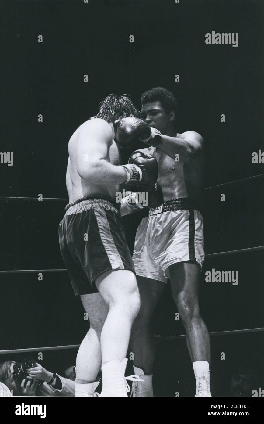 May 1, 1972 - Vancouver, British Columbia, Canada - MUHAMMAD ALI takes a swing at his opponent GEORGE CHUVALO during their fight. Ali won by unanimous decision by points. (Credit Image: © Keystone Press Agency/Keystone USA via ZUMAPRESS.com) Stock Photo