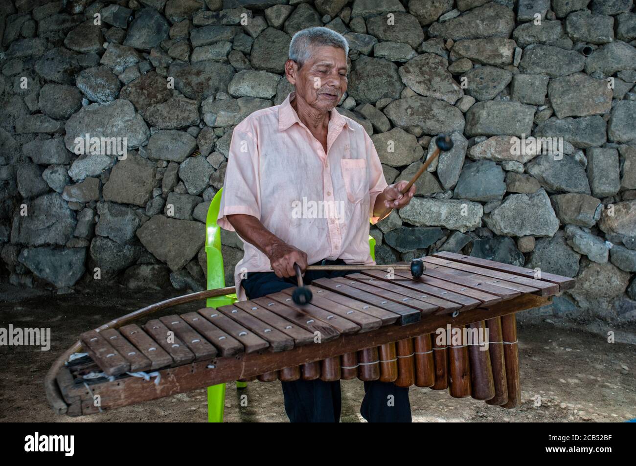 Apoyo lagoon hires stock photography and images Alamy