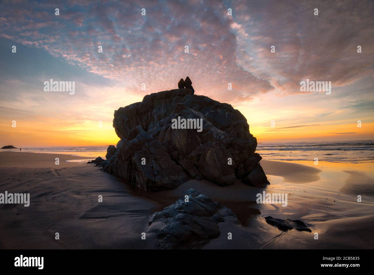 Beautiful sunset rock silhouette on hi-res stock photography and images ...