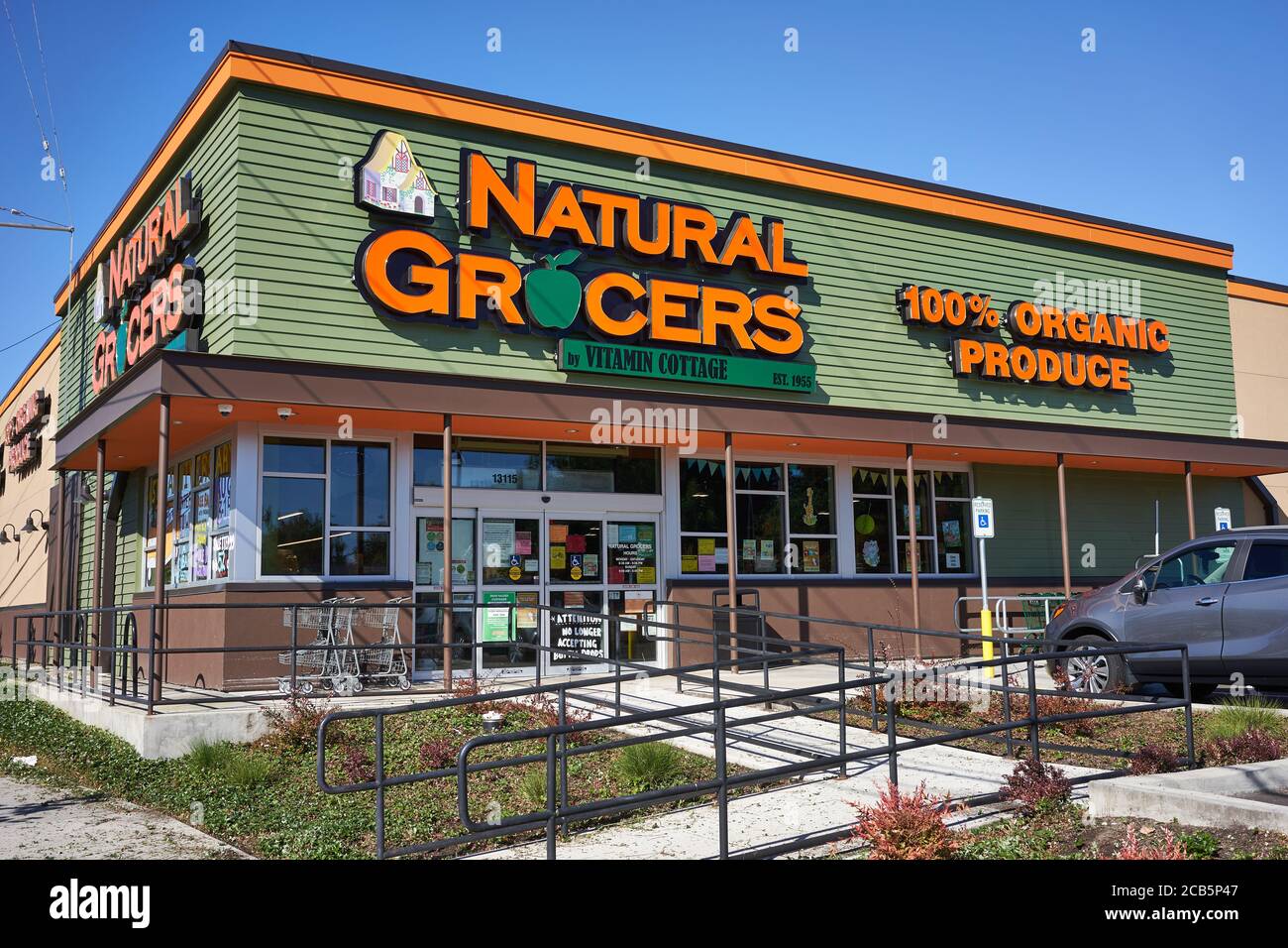 A Vitamin Cottage Natural Grocers store in Tigard, Oregon. Vitamin Cottage Natural Food Markets is an American health food chain. Stock Photo