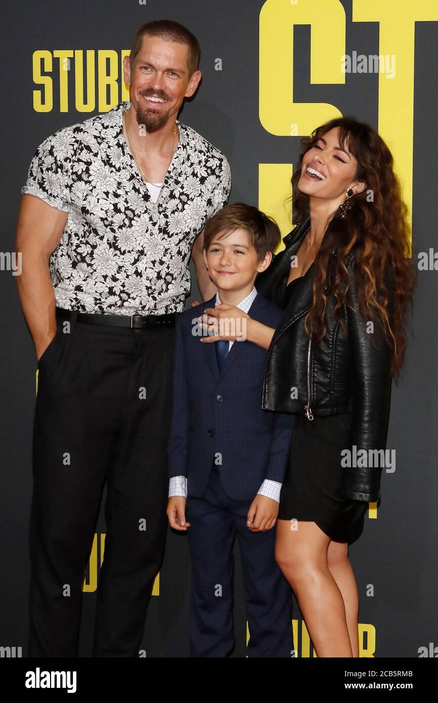 Sarah Shahi Son LOS ANGELES JUN 30 Sarah Shahi, Steve Howey,