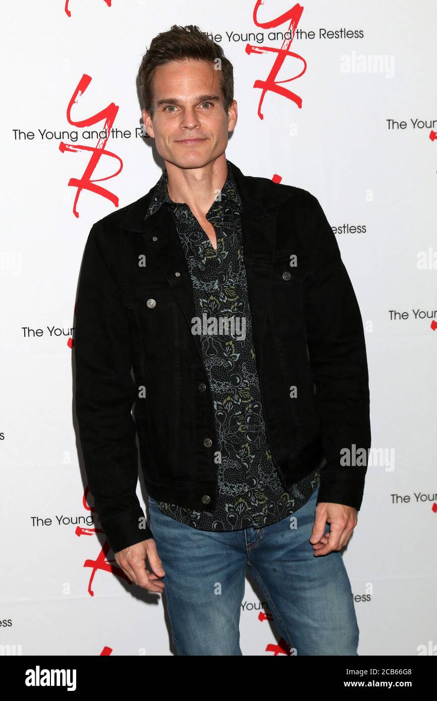 LOS ANGELES - JUN 23: Greg Rikaart at the Young and The Restless Fan