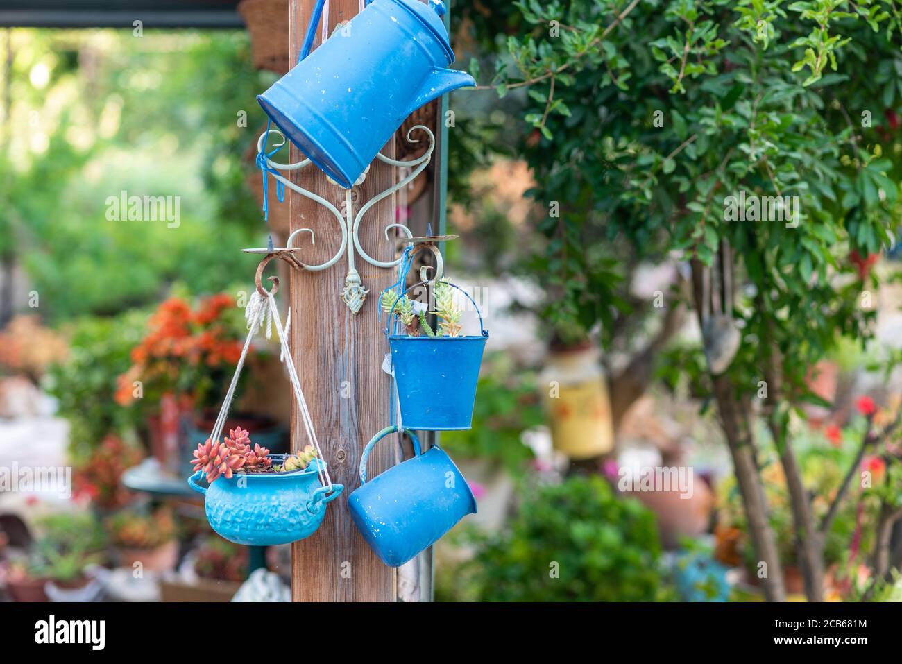 Reduce, reuse, recycle planter craft ideas. Secondhand kettles