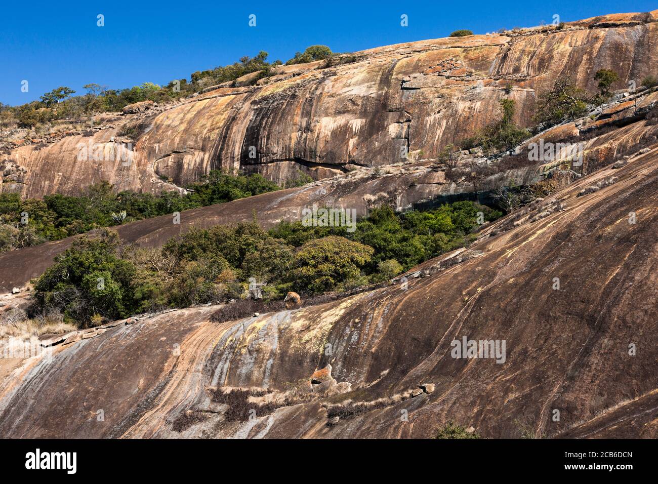 Matobo hills, granite bedrock hill at Inanke cave, rock painting site, Matobo National Park, suburbs of Bulawayo, Matabeleland South, Zimbabwe, Africa Stock Photo
