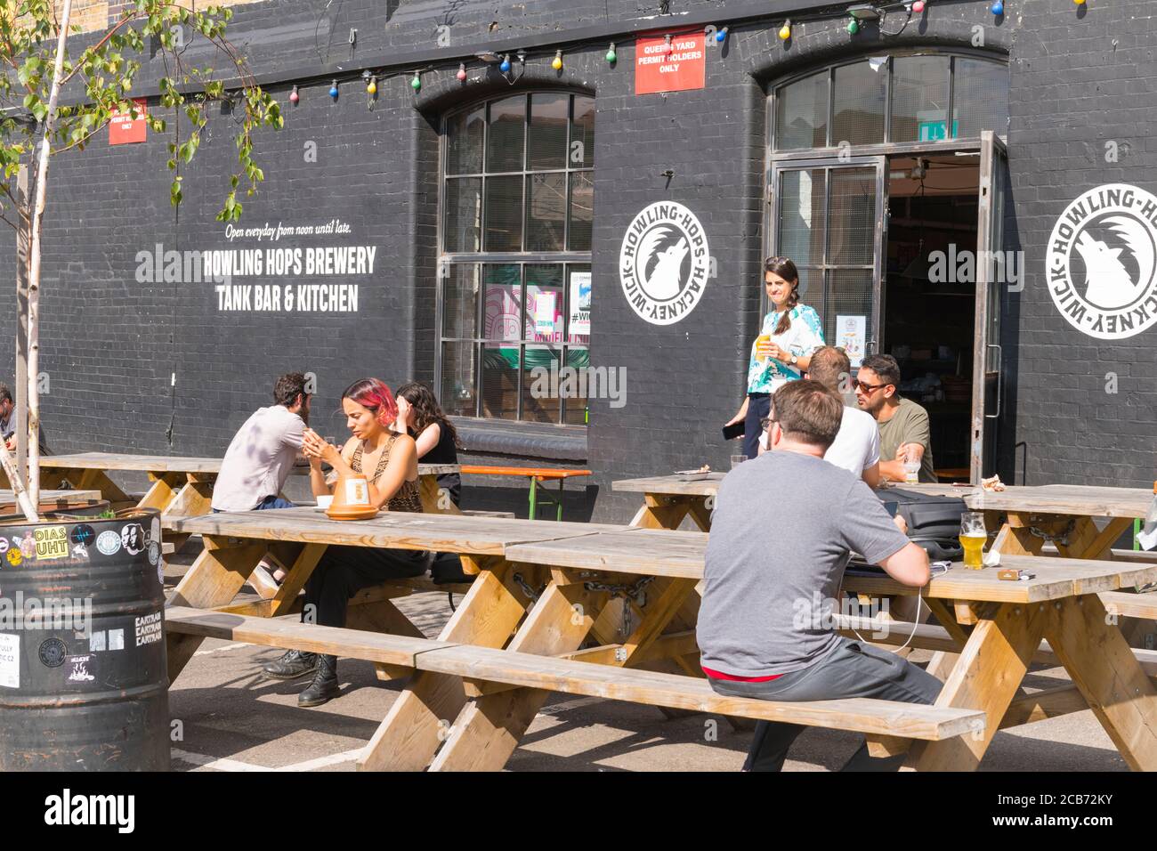 England London Stratford Park Hackney Wick Howling Hops Queens Yard bar