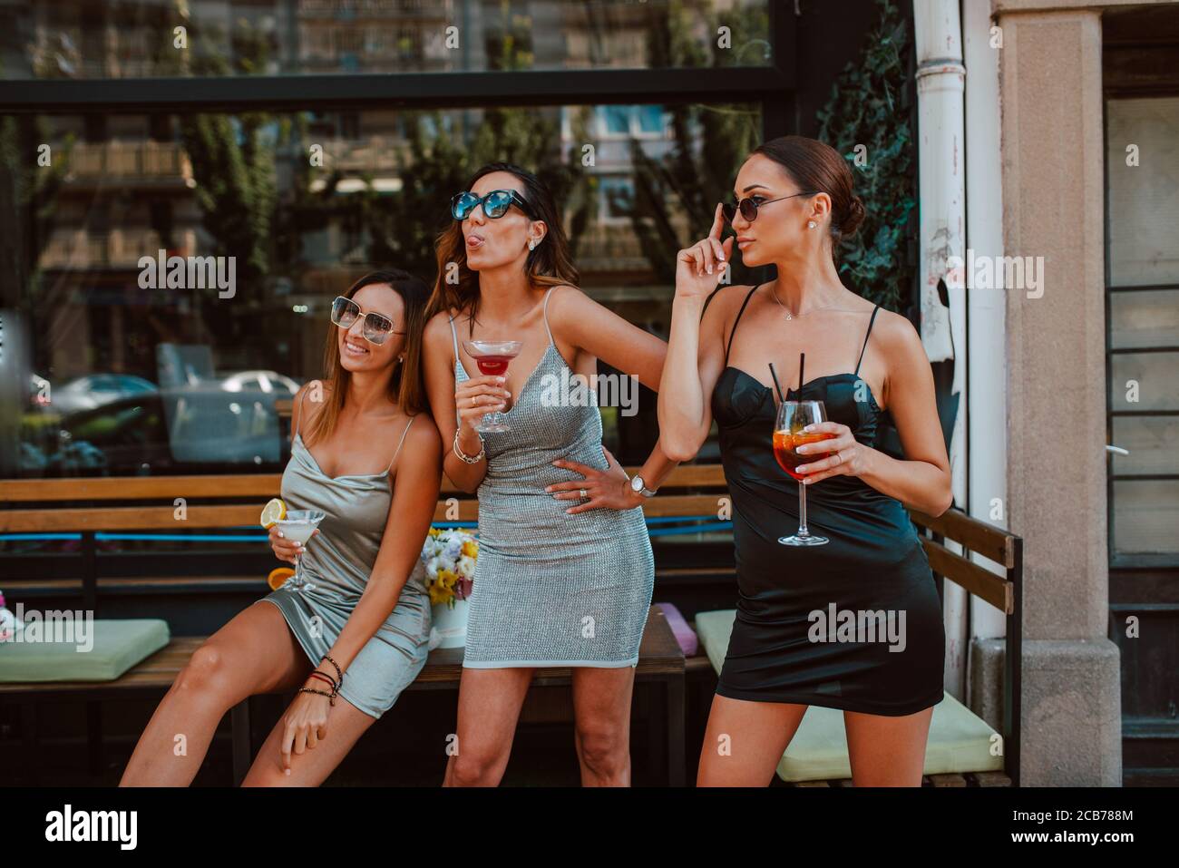 girls in short tight dresses