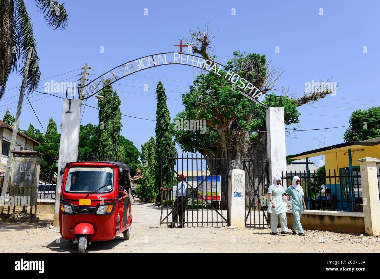 TANZANIA Tanga, hospital, built 1901 by the Germans during colonial German  East Africa, the first hospital in East Africa / TANSANIA Tanga, Tanga  Hospital Stock Photo - Alamy